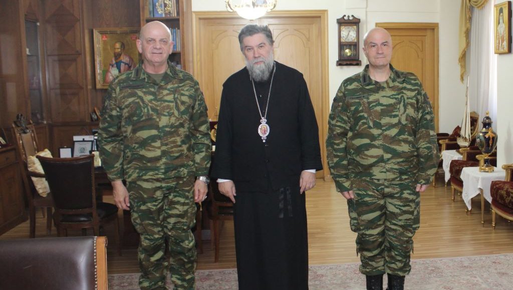 Εθιμοτυπική-επίσκεψη-του-νέου-Διοικητού-της-ΑΣΔΗΜ.-στον-Μητροπολίτη-Σερρών