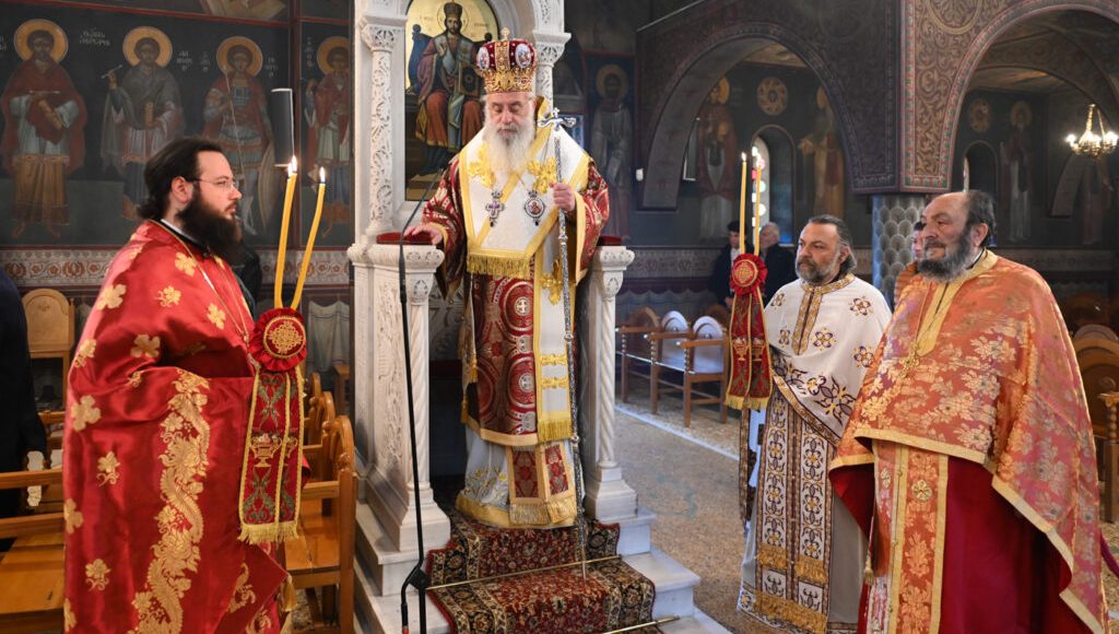 Ο-Μαντινείας-Επιφάνιος-στον-ΙΝ.-Αγίας-Βαρβάρας-Τρίπολης