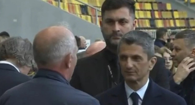 Λύγισε-ο-Λουτσέσκου-στο-τελευταίο-«αντίο»-–-Η-συγκινητική-χειρονομία-του-σε-ένα-μικρό-παιδί