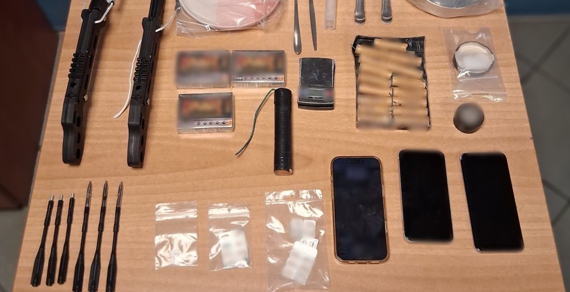 Χαλκίδα:-Αρχαία,-όπλα-και-ναρκωτικά-στα-χέρια-της-ΕΛΑΣ.