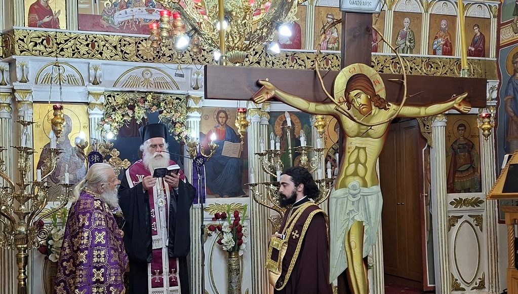 Μητροπολίτης-Άρτης:-«Στον-Σταυρό-η-πίστη-αναδεικνύεται-ισχυρότερη-από-τον-θάνατο»