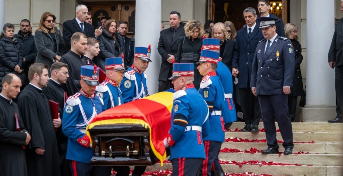 «Ελπίζω-από-εκεί-ψηλά-να-είσαι-περήφανος-για-όσα-κατάφερα»:-Ράγισε-καρδιές-ο-Ραζβάν-Λουτσέσκου-στην-κηδεία-του-πατέρα-του