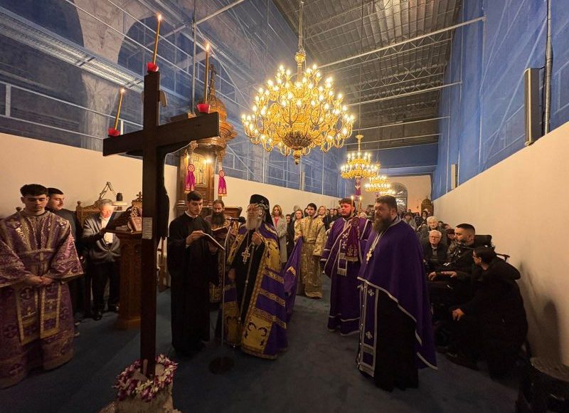 Μεγάλη-Τετάρτη-και-Μεγάλη-Πέμπτη-στην-Ιερά-Μητρόπολη-Χαλκίδος