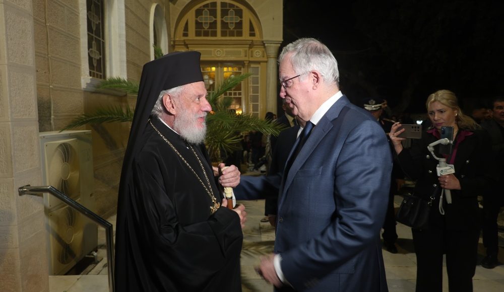 Ο-Πρόεδρος-της-Δημοκρατίας-στη-Σύρο-για-την-Ακολουθία-του-Επιταφίου