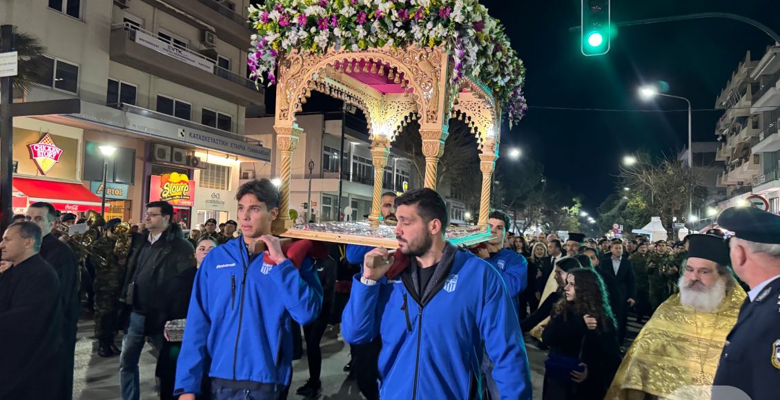 Η-Εθνική-Ομάδα-Πόλο-σήκωσε-τον-Επιτάφιο-στην-Αλεξανδρούπολη