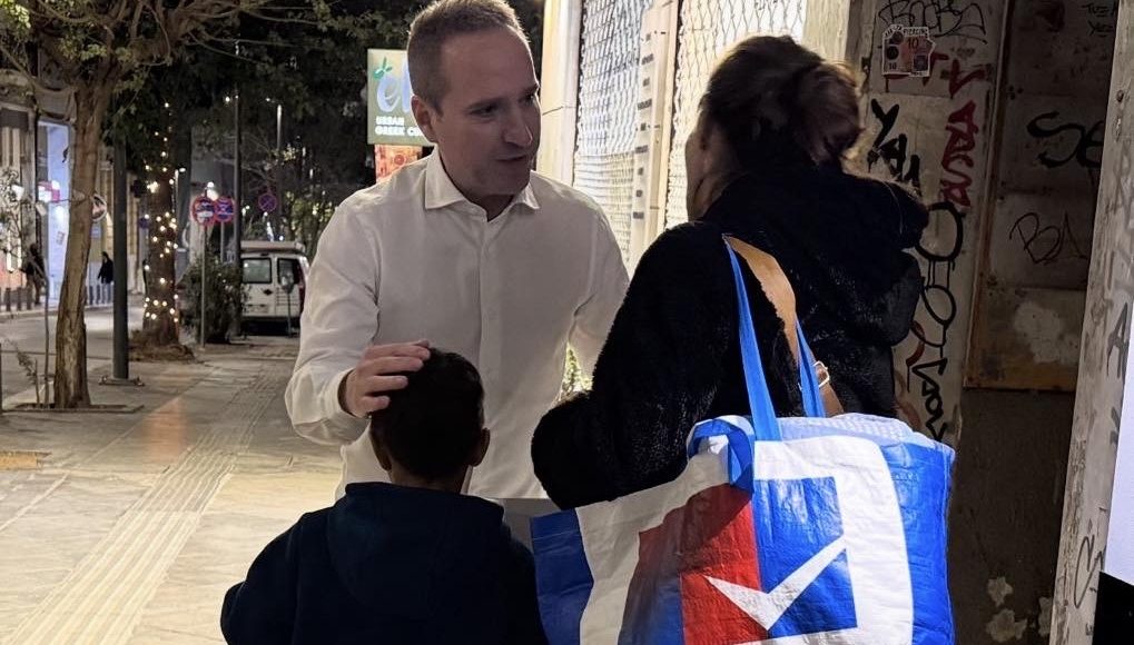 Η-«ΑΠΟΣΤΟΛΗ»-την-Μεγάλη-Εβδομάδα-στον-Γολγοθά-του-δρόμου-–-13-χρόνια-δίπλα-στον-άστεγο-συνάνθρωπο