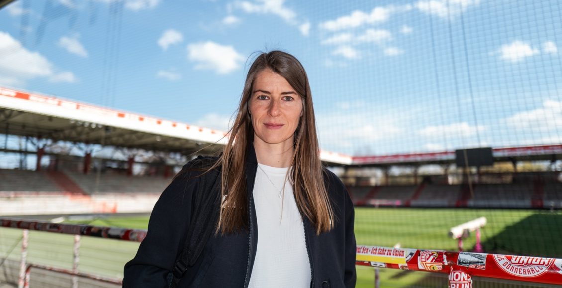 Ιστορική-στιγμή-στη-bundesliga:-Η-πρώτη-γυναίκα-βοηθός-προπονητή-έκανε-ντεμπούτο-στην-Ουνιόν-Βερολίνου