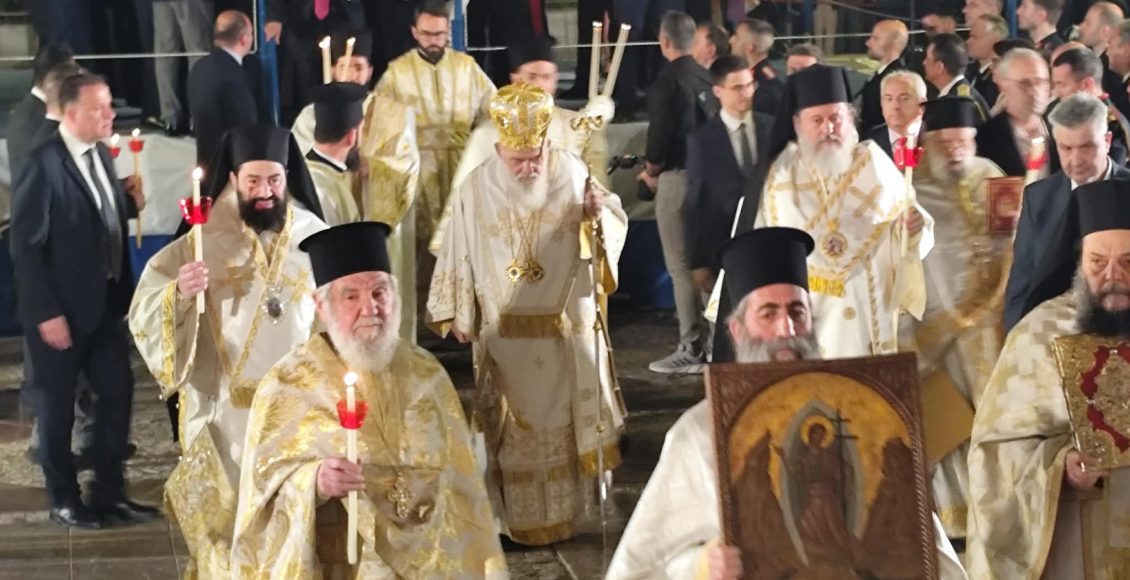 Ηθική-έξαρση-για-την-Ανάσταση-του-Χριστού,-στην-Μητρόπολη-Αθηνών