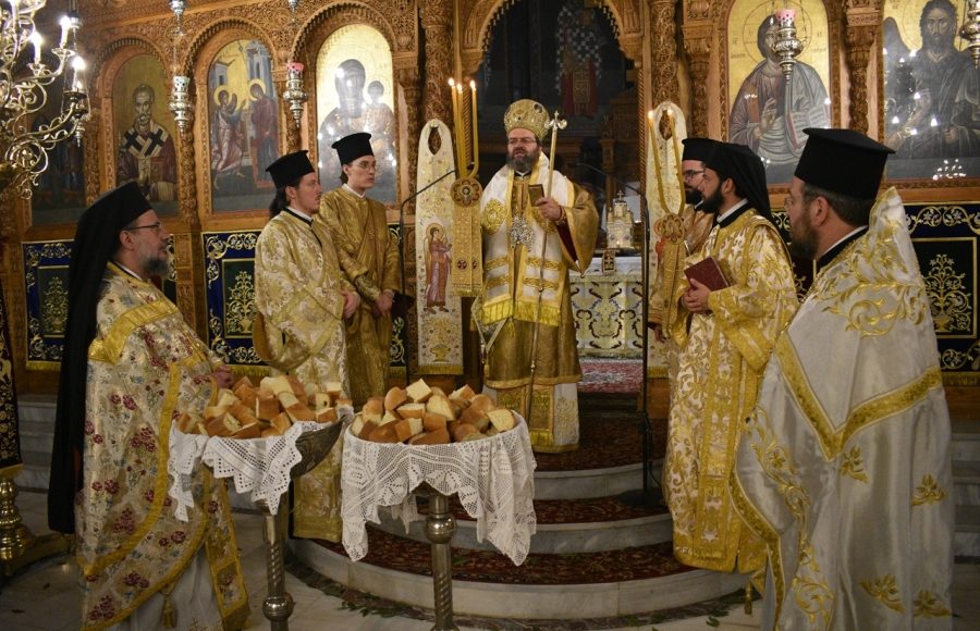 Η-Κυριακή-του-Πάσχα-στη-Μητρόπολη-Μαρωνείας