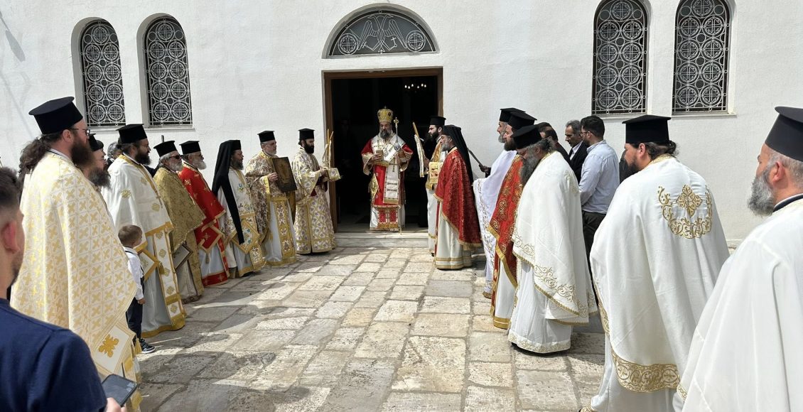 Εσπερινός-της-Αγάπης-στον-Μητροπολιτικό-Ιερό-Ναό-Θήρας