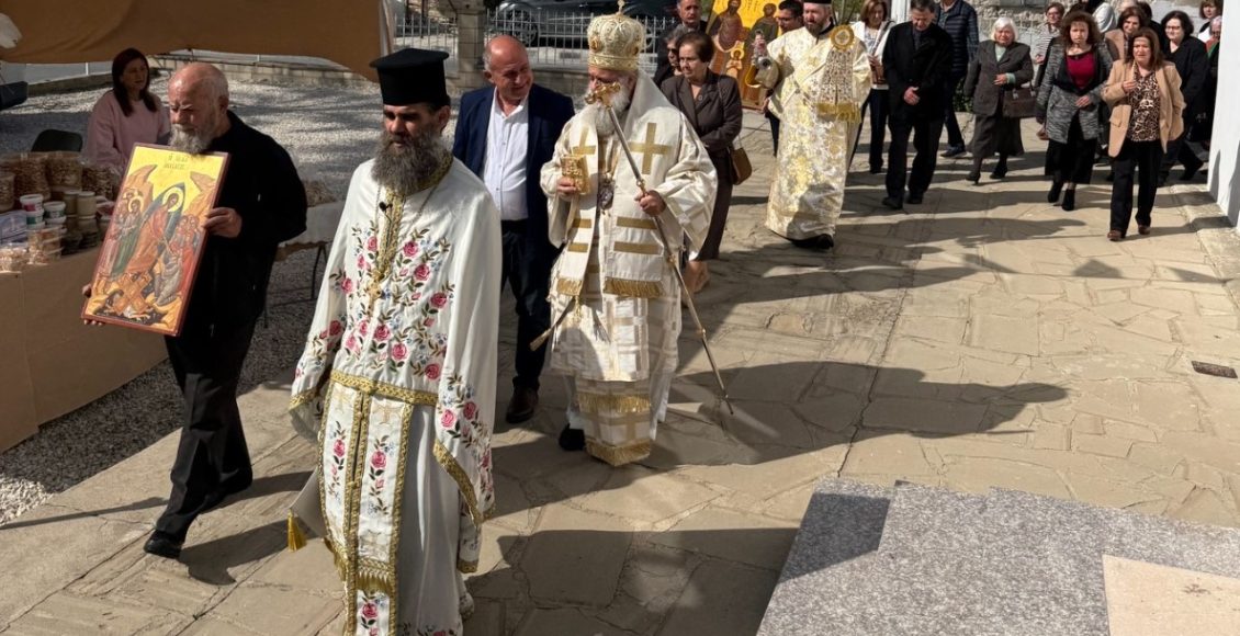 o-Κιτίου-Νεκτάριος-στον-πανηγυρίζοντα-Ιερό-Ναό-Αγίων-Ραφαήλ,-Νικολάου-και-Ειρήνης-στο-Καλό-Χωριό-Λάρνακας