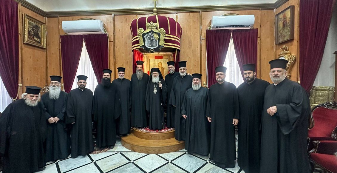 Ο-Πτολεμαΐδος-Μακάριος-στον-Πατριάρχη-Ιεροσολύμων