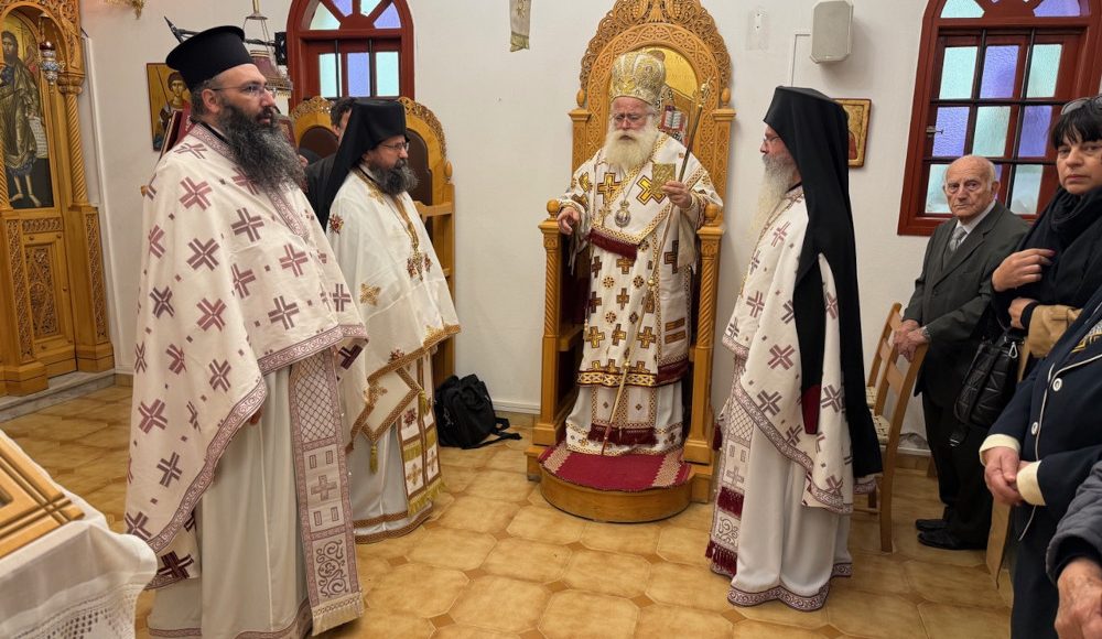 Αρχιερατική-Θεία-Λειτουργία-στον-πανηγυρίζοντα-ΙΝ.-Αγίων-Ραφαήλ,-Νικολάου-και-Ειρήνης-στα-«Λιβάδια»-Ιεράπετρας