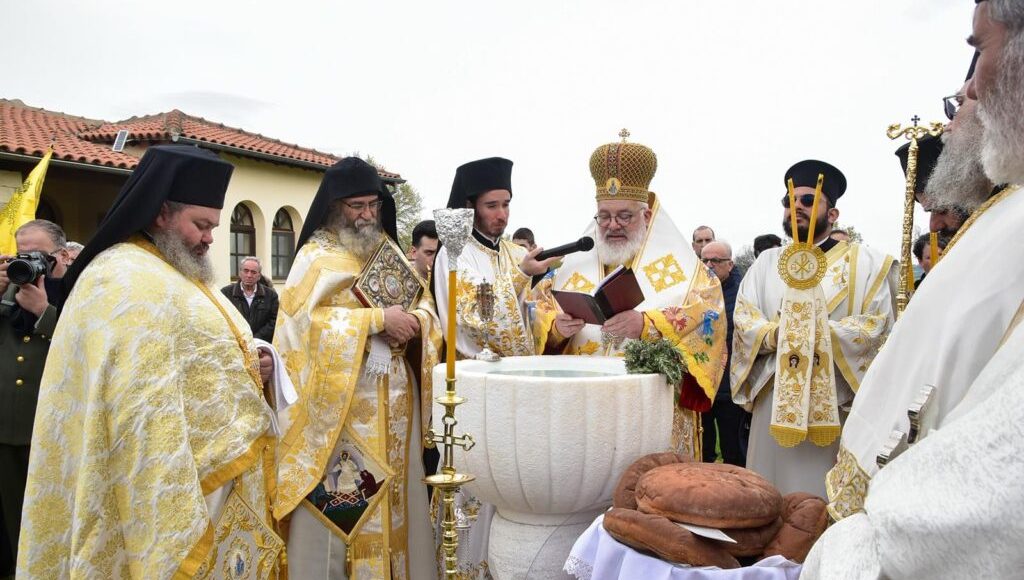 Επικαλούμενοι-την-μεσιτεία-της-“πυλωρού”-της-Μονής-Ιβήρων
