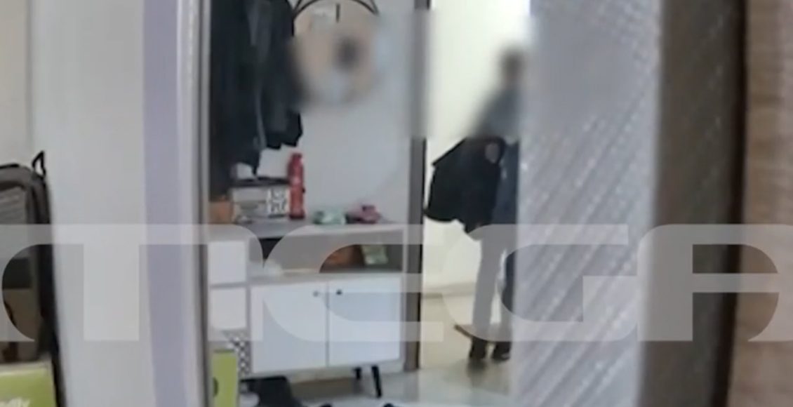 Βίντεο-ντοκουμέντο-από-διάρρηξη-στη-Νέα-Φιλαδέλφεια-–-Συμμορία-γυναικών-ορμάει-και-«γδύνει»-σπίτια