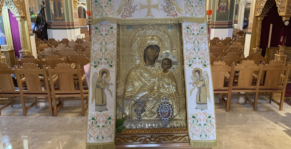 Ο-Ιερός-Ναός-Ευαγγελίστριας-Πειραιώς-τιμά-την-Παναγία-την-Βηματάρισσα