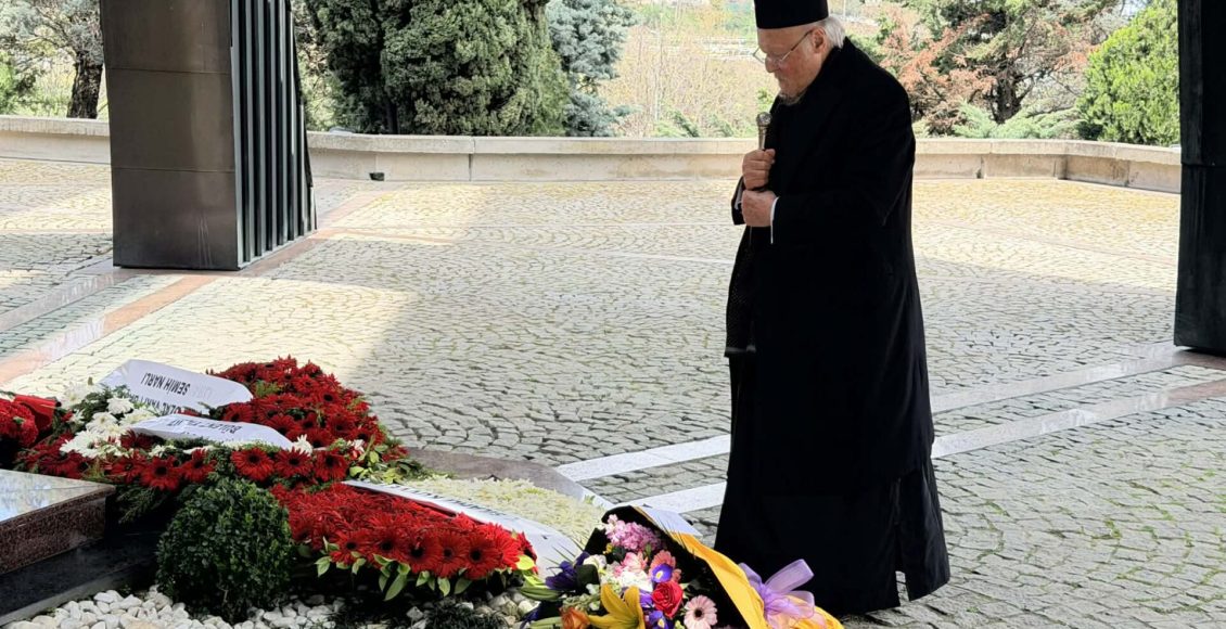 Ο-Οικουμενικός-Πατριάρχης-στον-τάφο-του-Προέδρου-της-Τουρκικής-Δημοκρατίας-turgut-ozal