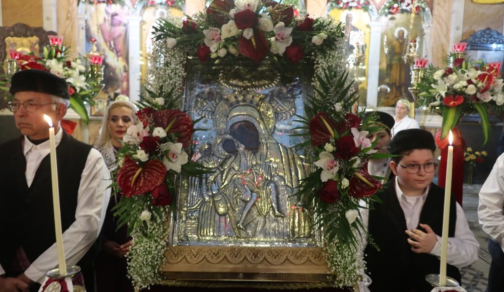 Η-προσφυγούπολη-Ερμούπολη-υπεδέχθη-την-πρόσφυγα-ιερά-και-θαυματουργή-εικόνα-της-Παναγίας-«Ατταλειωτίσσης»