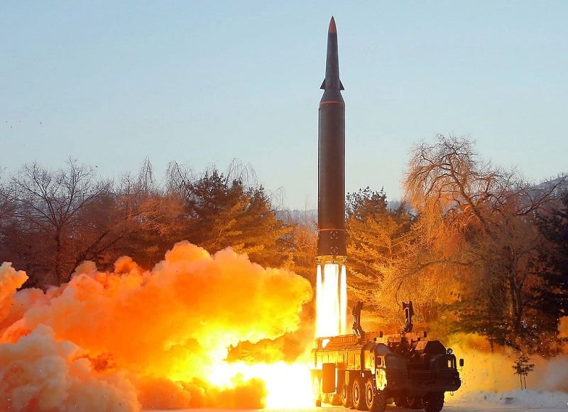 Η-Βόρεια-Κορέα-εκτόξευσε-πέντε-βαλλιστικούς-πυραύλους