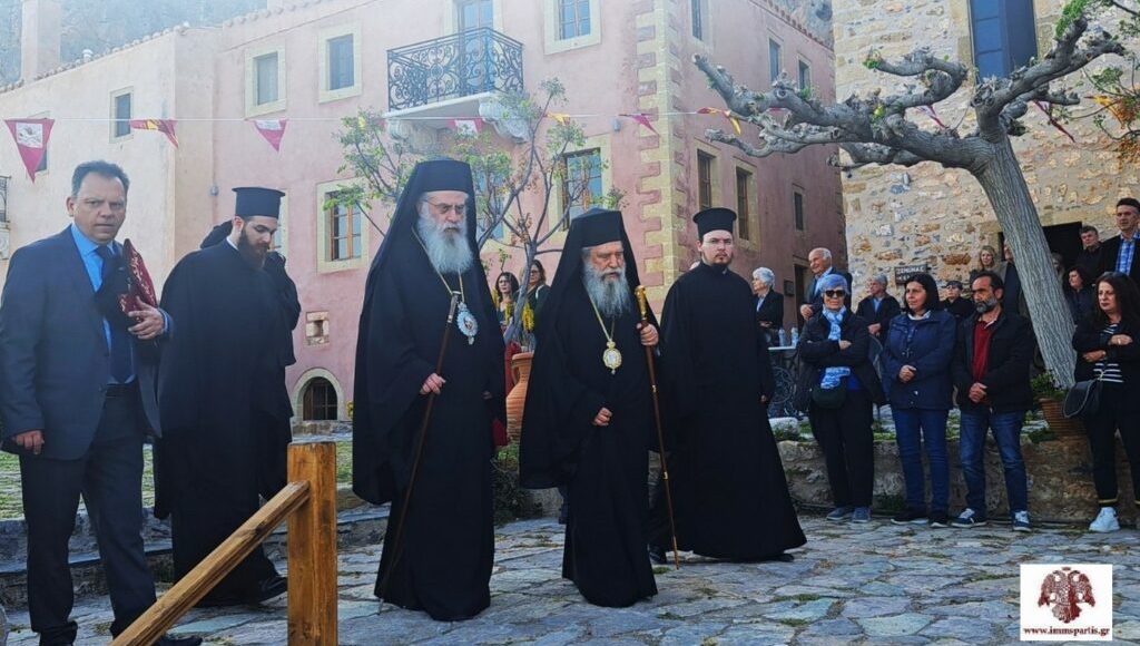 Πανηγυρικός-Δισαρχιερατικός-Εσπερινός-στον-ΙΝ.-Παναγίας-Χρυσαφίτισσας-Μονεμβασίας