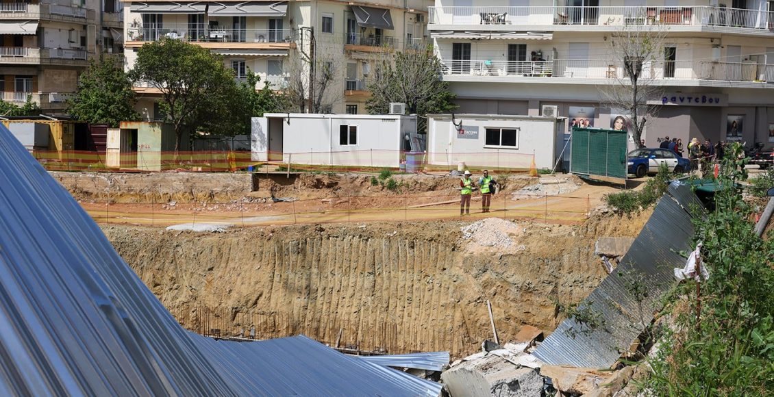 Υποχώρησε-το-έδαφος-κατά-τη-διάρκεια-εργασιών-εγκατάστασης-οπτικών-ινών-στην-Τούμπα-–-Δείτε-εικόνες
