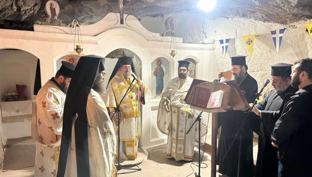 Αρχιερατική-Θεία-Λειτουργία-στο-Σπήλαιο-της-Μιλάτου-την-Κυριακή-του-Θωμά