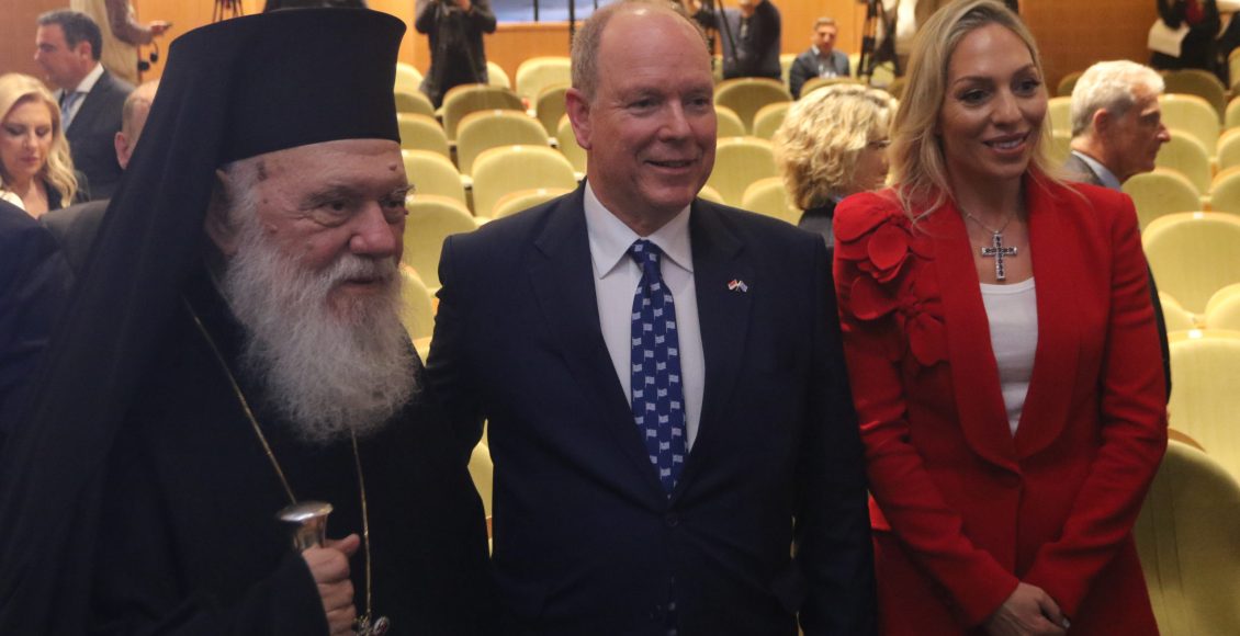 Ο-Αρχιεπίσκοπος-Ιερώνυμος-με-τον-πρίγκιπα-Αλβέρτο-στα-εγκαίνια-του-προξενείου-του-Μονακό-στην-Κηφισιά