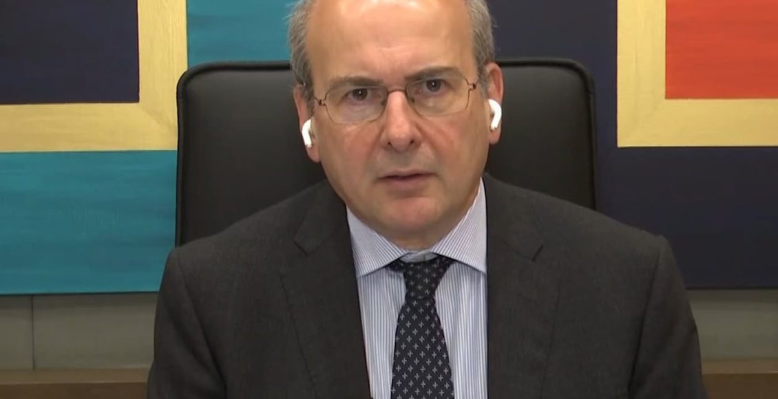 Χατζηδάκης:-Η-αντιπολίτευση-υπόσχεται-λεφτόδεντρα,-εμείς-παραμένουμε-στη-γραμμή-«σταθερά-βήματα-μπροστά»