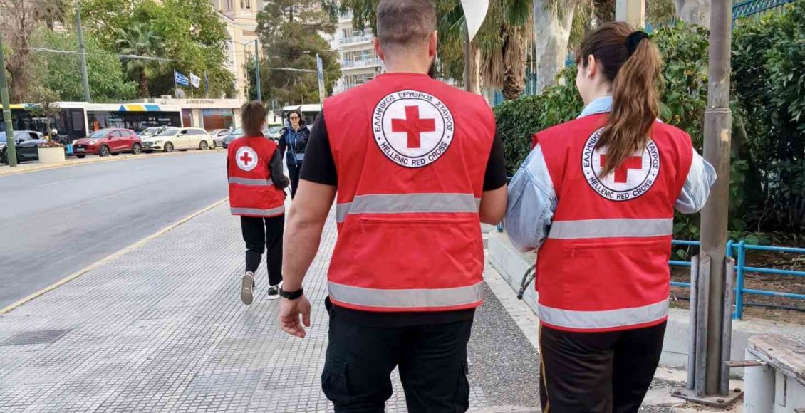 Υποστήριξη-αστέγων-στον-Πειραιά-από-τον-Ελληνικό-Ερυθρό-Σταυρό