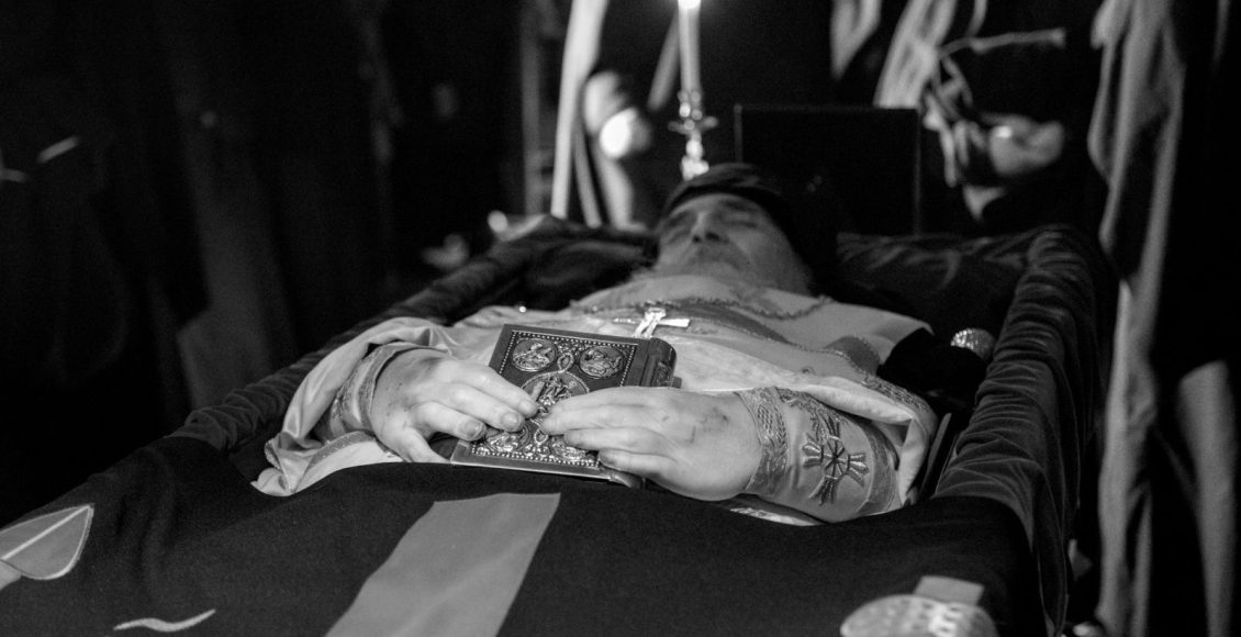 Η-Εξόδιος-Ακολουθία-του-μακαριστού-Αρχιμανδρίτη-Ιωσήφ,-Καθηγουμένου-της-Ιεράς-Μονής-Αγίου-Νεκταρίου-Νέας-Υόρκης