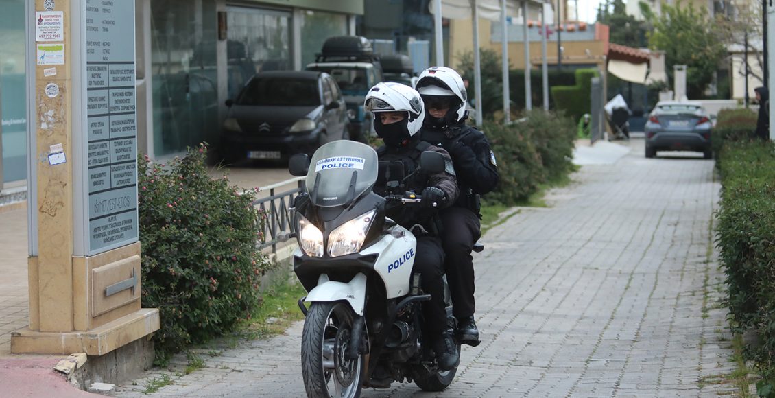 Επιχείρηση-της-Αστυνομίας-σε-εγκαταλελειμμένο-κτίριο-στη-Θεσσαλονίκη-–-Πάνω-από-15-προσαγωγές