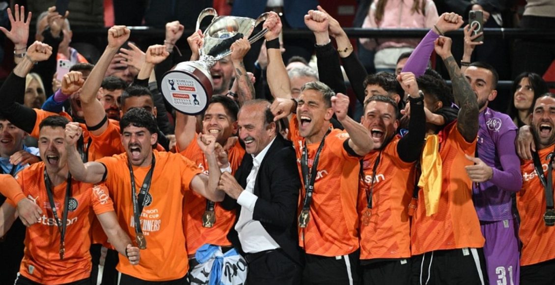 ΟΦΗ:-Ο-αρχηγός-Λαμπρόπουλος-σήκωσε-το-δεύτερο-Κύπελλο-των-Κρητικών-–-Ξέφρενοι-πανηγυρισμοί-στην-Κρήτη,-δείτε-βίντεο