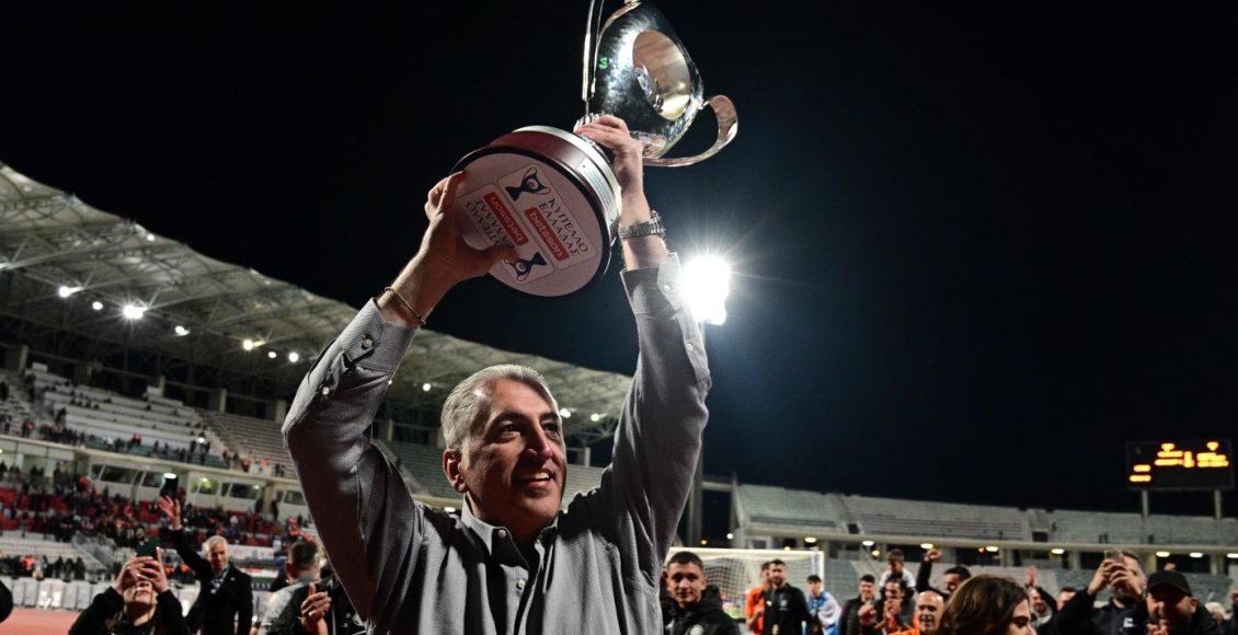 ΟΦΗ:-Χόρεψε-«νύχτα-ξελογιάστρα»-με-το-Κύπελλο-ο-Μπούσης!