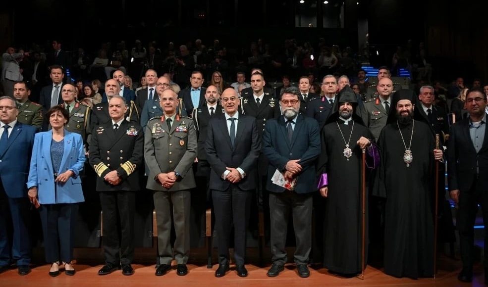 Δένδιας:-Η-Ελλάδα-στέκεται-και-θα-στέκεται-πάντοτε-δίπλα-στην-Αρμενία,-με-αίσθημα-ευθύνης-απέναντι-και-στη-δική-της-ιστορία