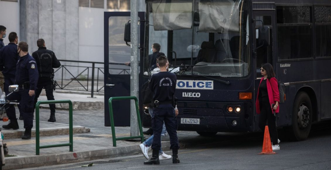 Η-Ένωση-Διοικητικών-Δικαστών-ζητά-μέτρα-ασφαλείας,-μετά-την-«επίθεση»-στο-Διοικητικό-Εφετείο-Αθηνών-με-υλικές-ζημιές