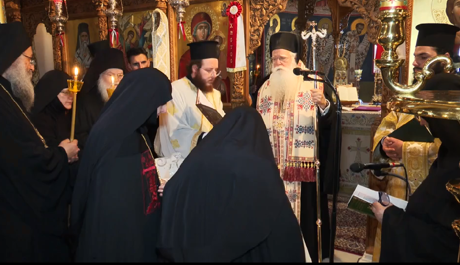 Κουρά-Μεγαλοσχήμου-Μοναχής-στην-ΙΜ.-Παμμεγίστων-Ταξιαρχών-Πηλίου-(ΒΙΝΤΕΟ)