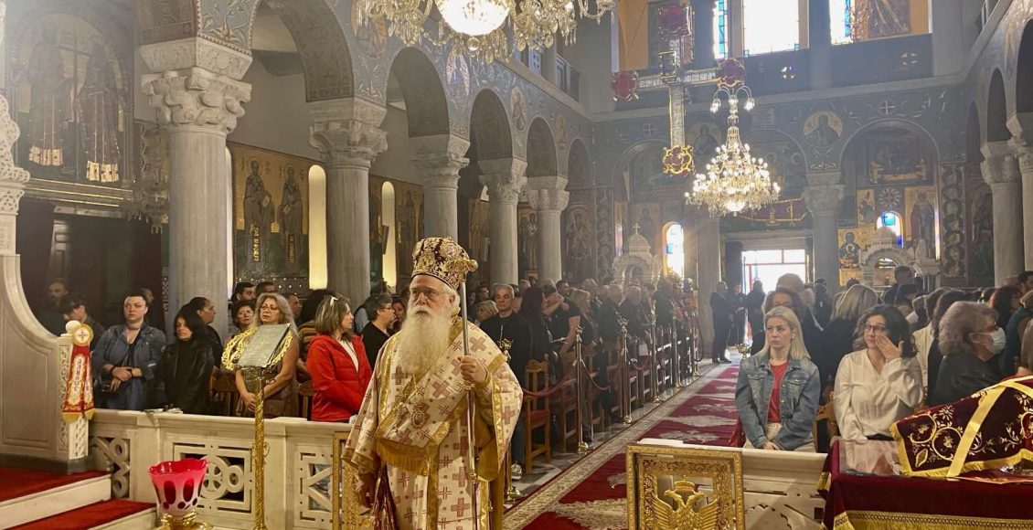 Ο-Μητροπολίτης-Δημητριάδος-κοντά-στους-μαθητές-των-Εσπερινών-Σχολείων