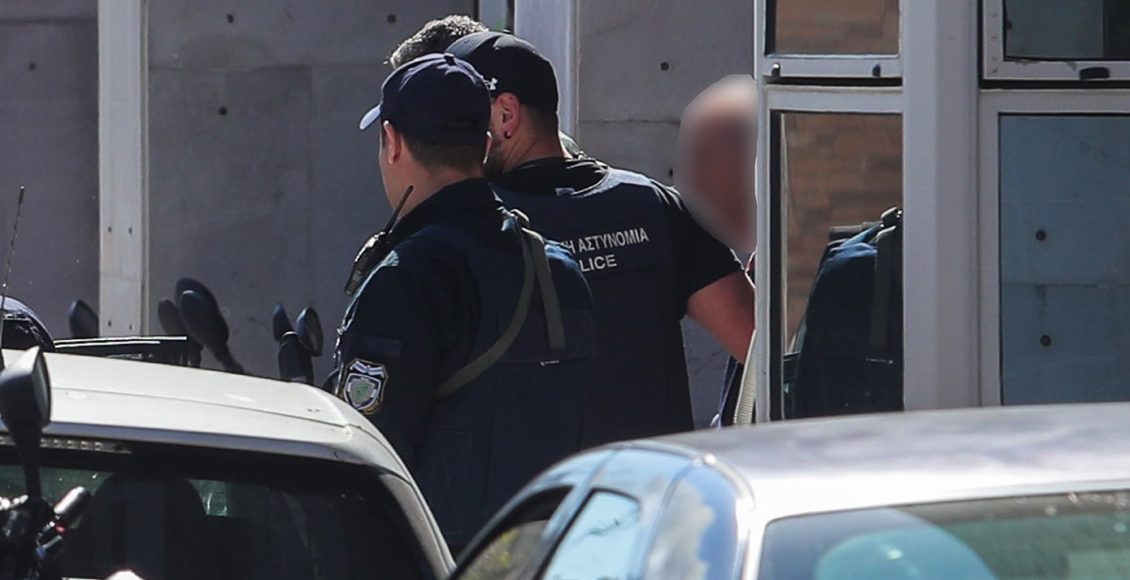 Για-απόπειρα-ανθρωποκτονίας-κατά-συρροή-κατηγορείται-ο-89χρονος-πιστολέρο-–-Ο-ίδιος-φέρεται-να-επιμένει-πως-η-αγανάκτηση-όπλισε-το-χέρι-του