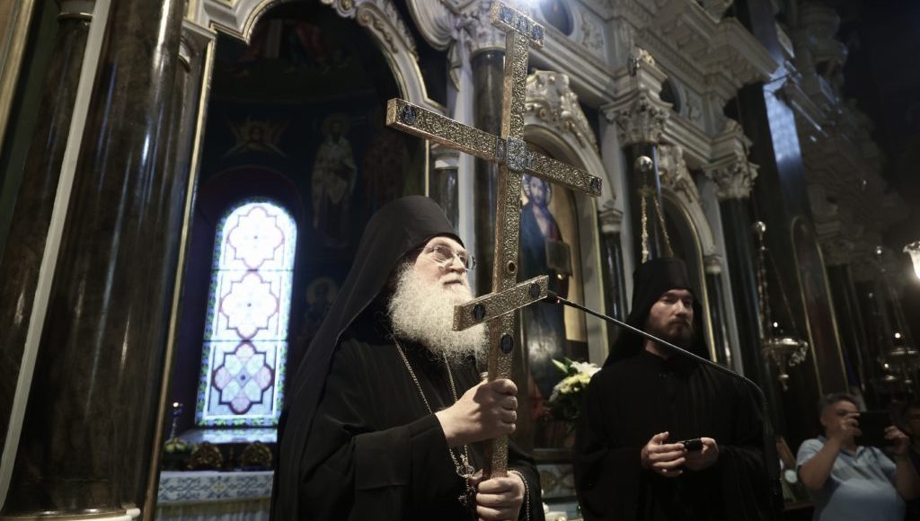 Η-Καλαμαριά-υποδέχεται-τον-Τίμιο-Σταυρό-του-Μεγάλου-Κωνσταντίνου-–-Τετραήμερη-επίσκεψη-του-Γέροντα-Εφραίμ-Βατοπαιδινού