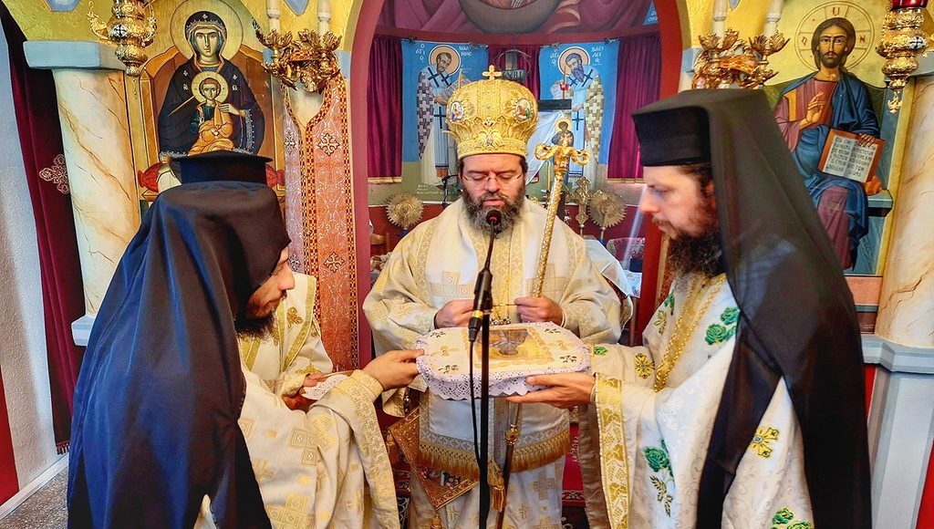Η-εορτή-της-Ανακομιδής-των-Ιερών-Λειψάνων-του-Αγίου-Αθανασίου-στην-Ιερά-Μητρόπολη-Μαρωνείας
