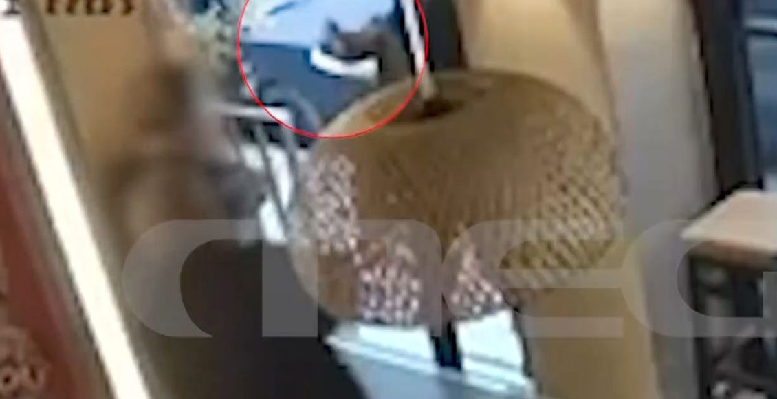 Σοκαριστικό-βίντεο-–- Η-στιγμή-του-μαχαιρώματος-έξω-από-μπαρ-στο-Ηράκλειο-–-Τι-αποκαλύπτει-ο-57χρονος-πορτιέρης