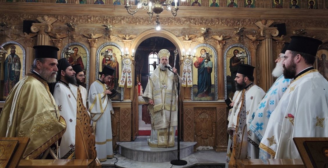 Τέλεση-Ακολουθίας-επί-Διασαλευθείσης-Αγίας-Τραπέζης-στον-ΙΝ.-Αγίου-Νικολάου-του-εν-Βουναίνη-Καρποχωρίου