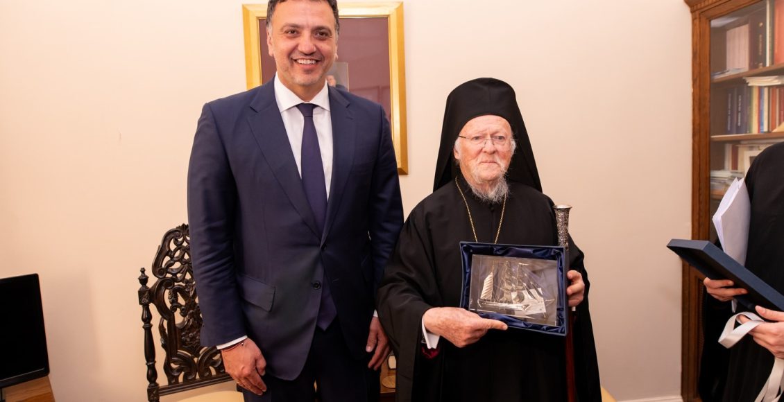 Ιδιαίτερη-τιμή-χαρακτήρισε-ο-Β.-Κικίλιας-τη-συνάντησή-του-με-τον-Οικουμενικό-Πατριάρχη