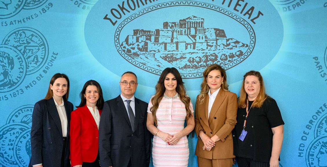 Το-εργοστάσιο-σοκολατοποιΐας-«Παυλίδη»-επισκέφθηκε-η-πρέσβης-των-ΗΠΑ-στην-Ελλάδα,-Κίμπερλι-Γκίλφοϊλ