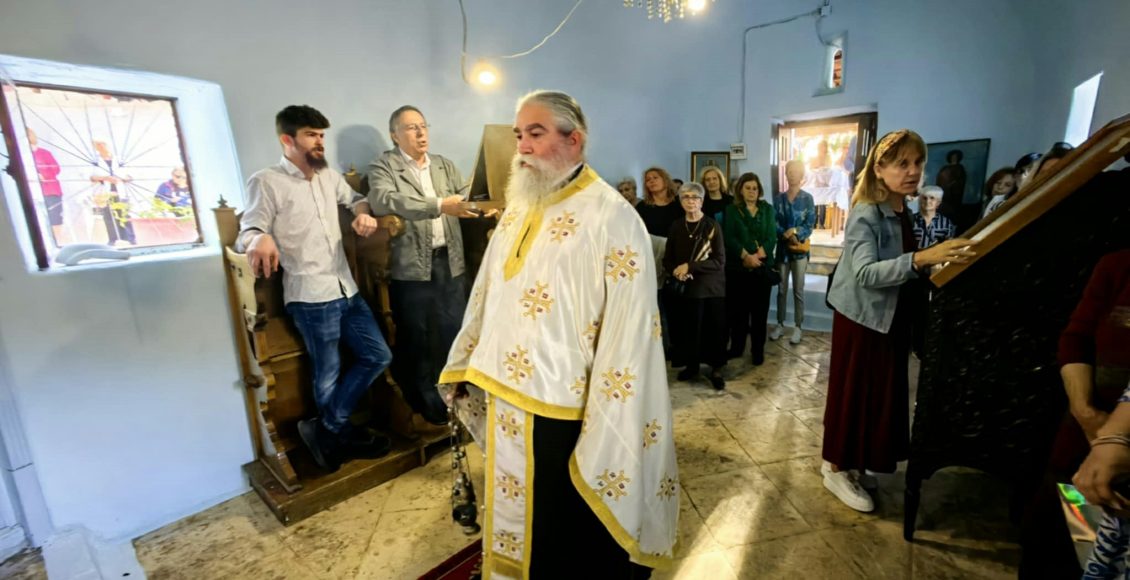 Ναύπλιο:-Πανηγυρίζει-το-ξωκλήσι-του-Αγίου-Ιωάννου-του-Θεολόγου-στην-παραλία-Καραθώνα