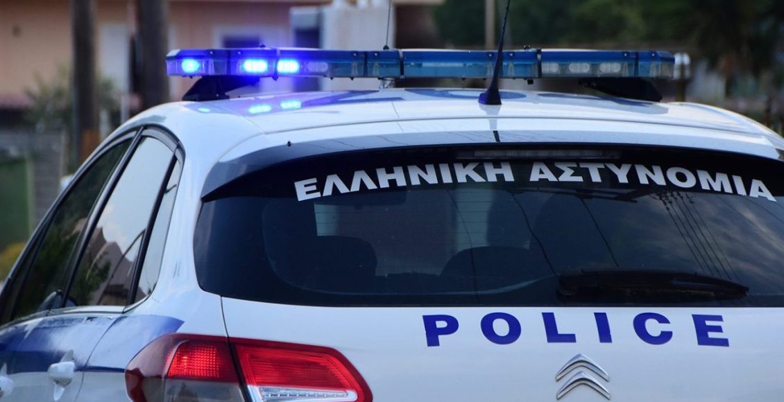 Πάτρα:-Δίωξη-για-έκθεση-ανηλίκου-σε-κίνδυνο-και-παράνομη-οπλοχρησία-στον-πατέρα-που-ανέβασε-βίντεο-με-12χρονο-να-πυροβολεί-στον-αέρα