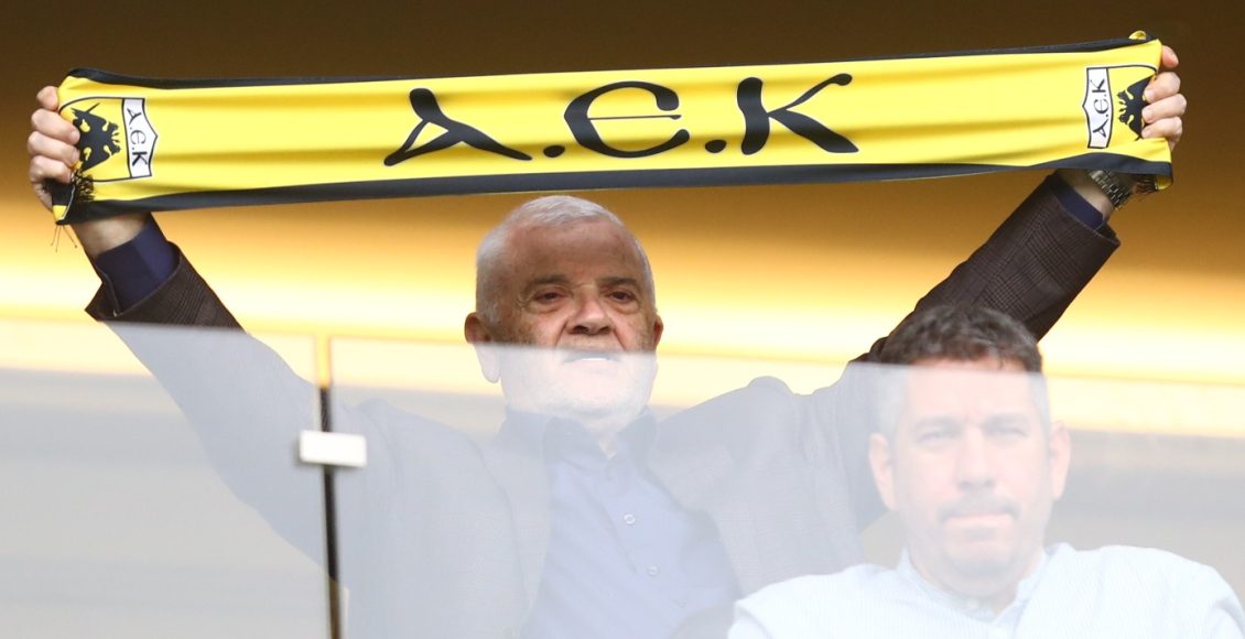 ΑΕΚ-–-Παναθηναϊκός:-Ύψωσε-κασκόλ-ο-Μελισσανίδης,-30.000-μοίρασε-η-ΠΑΕ