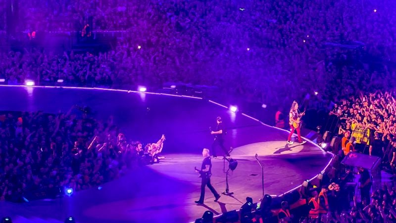 metallica-στο-ΟΑΚΑ:-Πώς-σχολίασαν-οι-Τρύπες-τη-διασκευή-του-«Δεν-χωράς-πουθενά»
