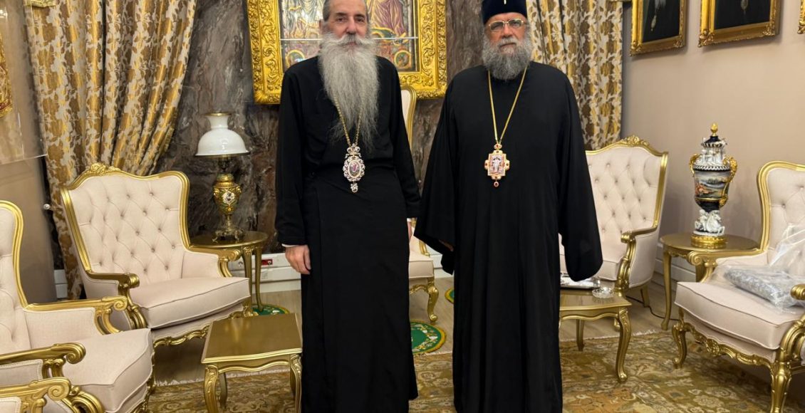 Συγκινητική-επίσκεψη-του-Μητροπολίτη-Αρκαδίας-στον-Μητροπολίτη-Πειραιώς