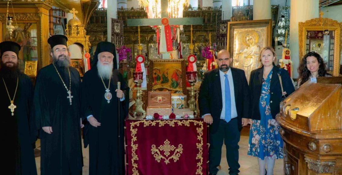 Ο-Δήμαρχος-Κυθήρων-στην-Ιερά-Μητρόπολη-Λήμνου